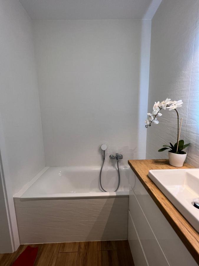 Апартаменты Apartament 26 Metro Варшава Экстерьер фото